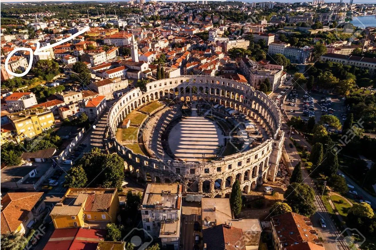 Гостевой дом Pula Center Arena Belvedere Apartments And Rooms