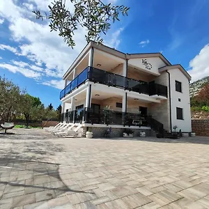 https://villa-apartments-filip.hotelinzadar.com