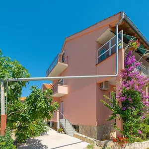 https://house-of-mile.hotelinzadar.com